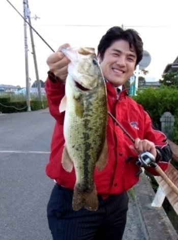 旧吉野川で50UP.jpg